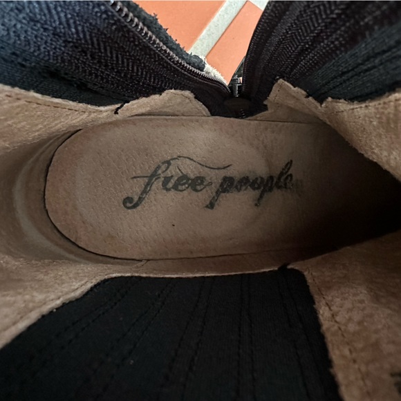 Free People James Chelsea Boot - Picture 9 of 11